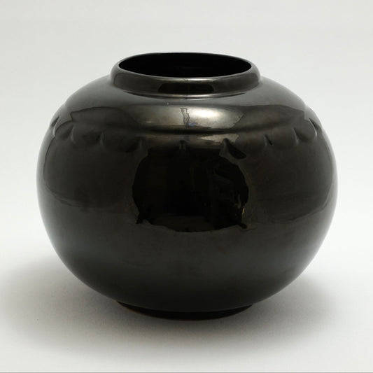 Frankoma <br> #72 Indian Jar <br> c. 1949, H. 7 1/4" <br> Onyx Black <br> Ada Clay, Mold #72  <br> <br> Free Shipping